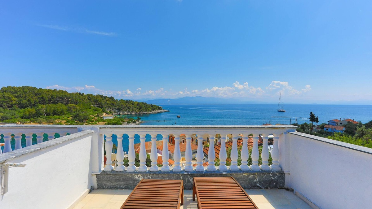 Gaios Apartment | Faros Ena: Gaios studio, sea views, private sun-loungers