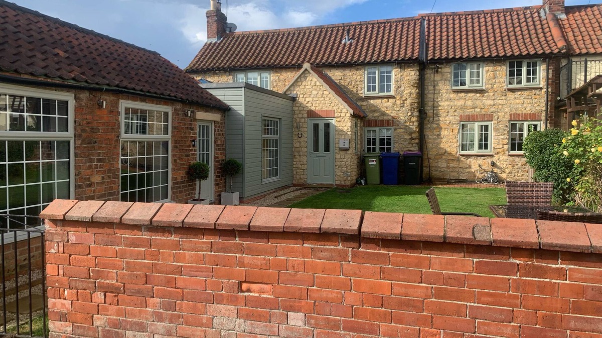 Sturton By Stow Cottage | FARRIERS COTTAGE, pet friendly, country holiday cottage in Ingham