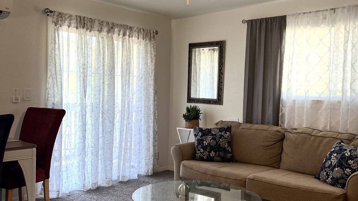 Roseville House | FAST INTERNET - EASY ACCESS - QUITE - 5 MINUETS TO KAISER - REMODELED - NEW BATH