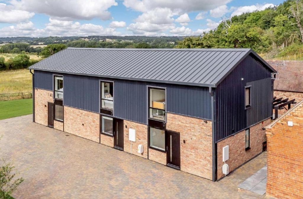 Moreton Valence House | Fawn Cottage disabled adapted 3 bedroom hot tub