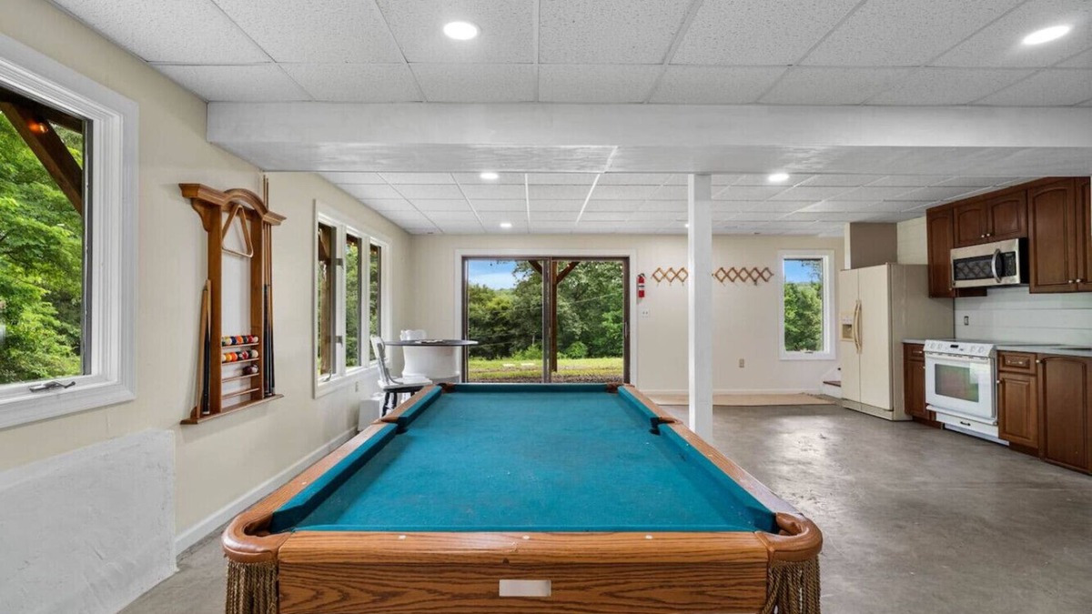 Brush Valley Cabin | Fawn Hollow Retreat*King bed*game room*BBQ