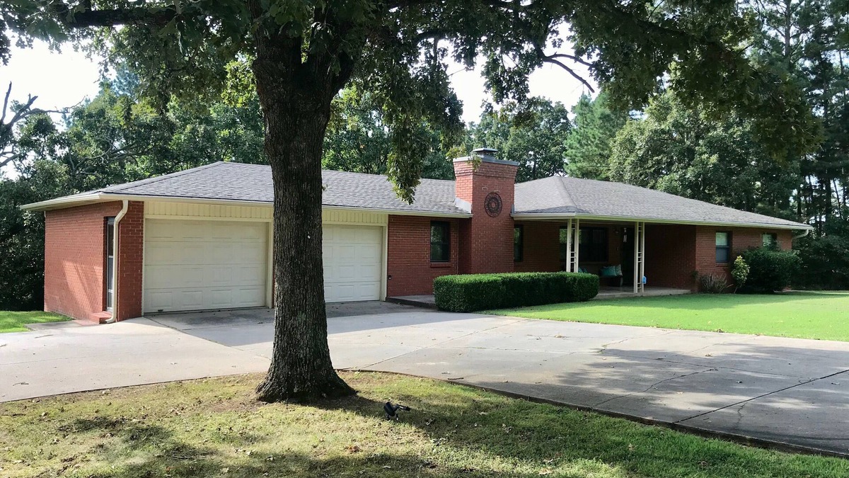 Fayetteville House | Fayetteville Retreat - peaceful/private setting - game room - easy access to NWA