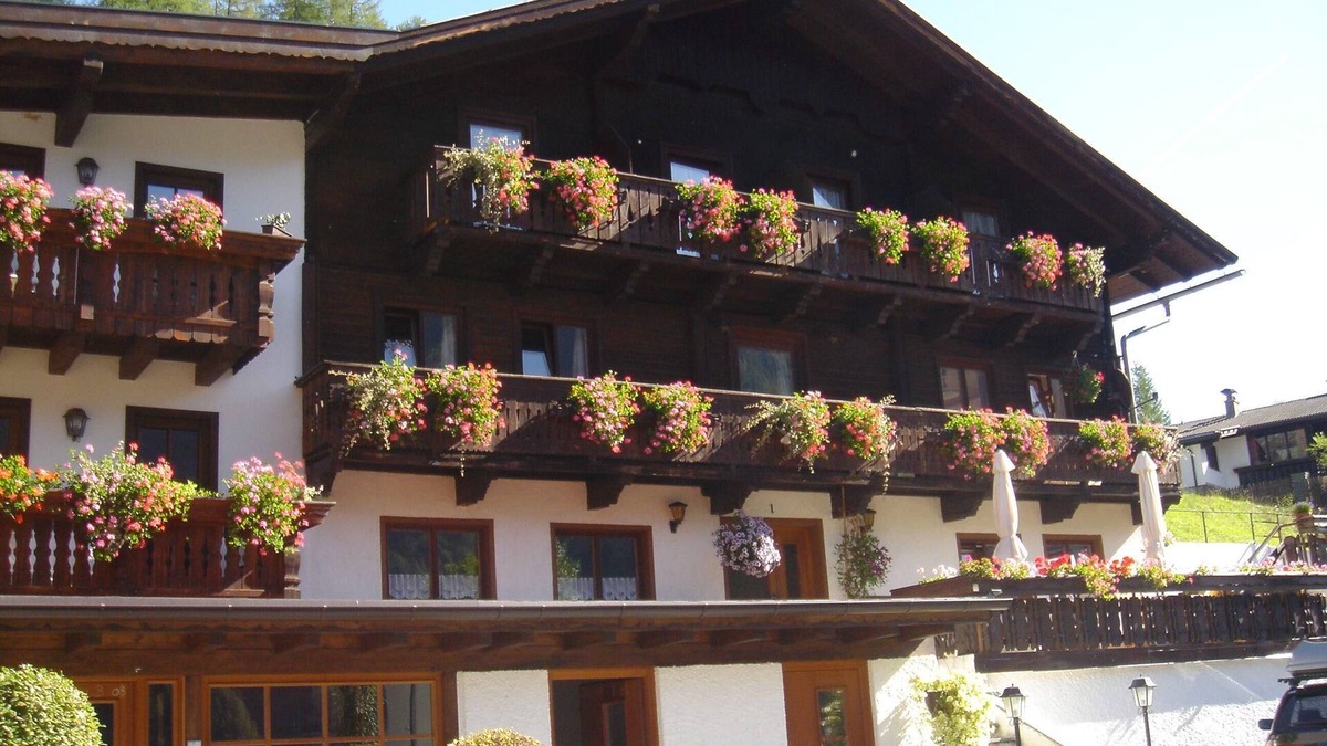 Heiligenblut House | Ferienhof "Oberer Gollmitzer", 2,5 km oberhalb von Heiligenblut, ruhige, sonnige Lage, Glocknerblick