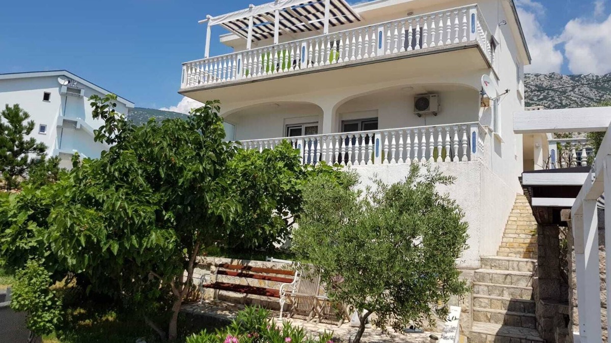 Cesarica Apartment | Fe-Wo Valentina by the sea with access to private beach and pool in Cesarica