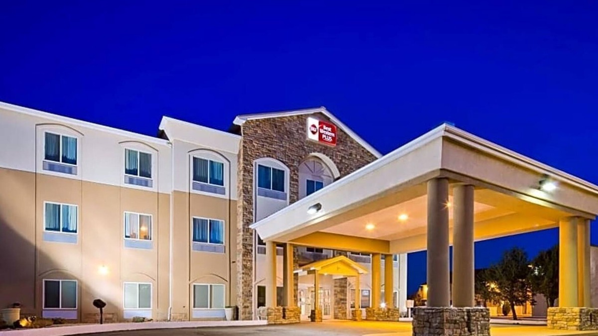 East Las Vegas Apartment | Featuring an indoor swimming pool and hot tub .