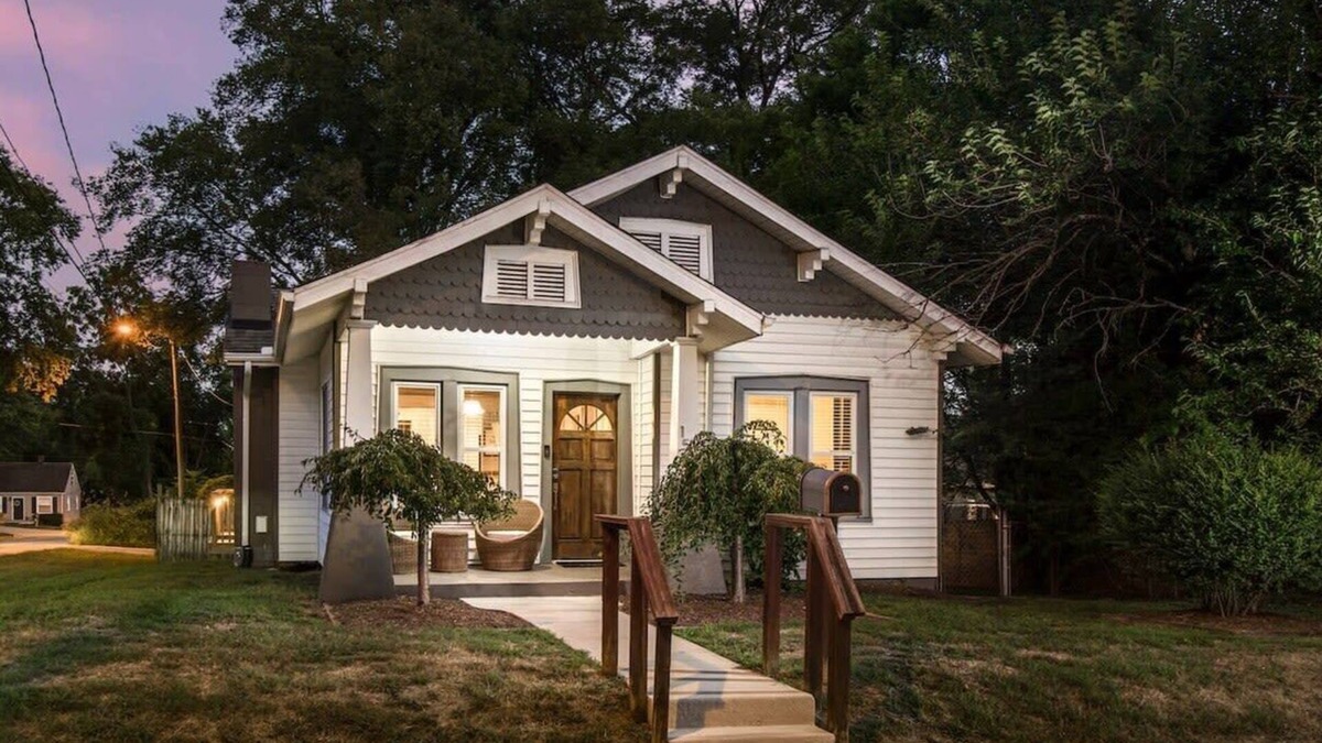 Shelby Hills House | Feb. Discount! East Nash Cottage w/Hot Tub
