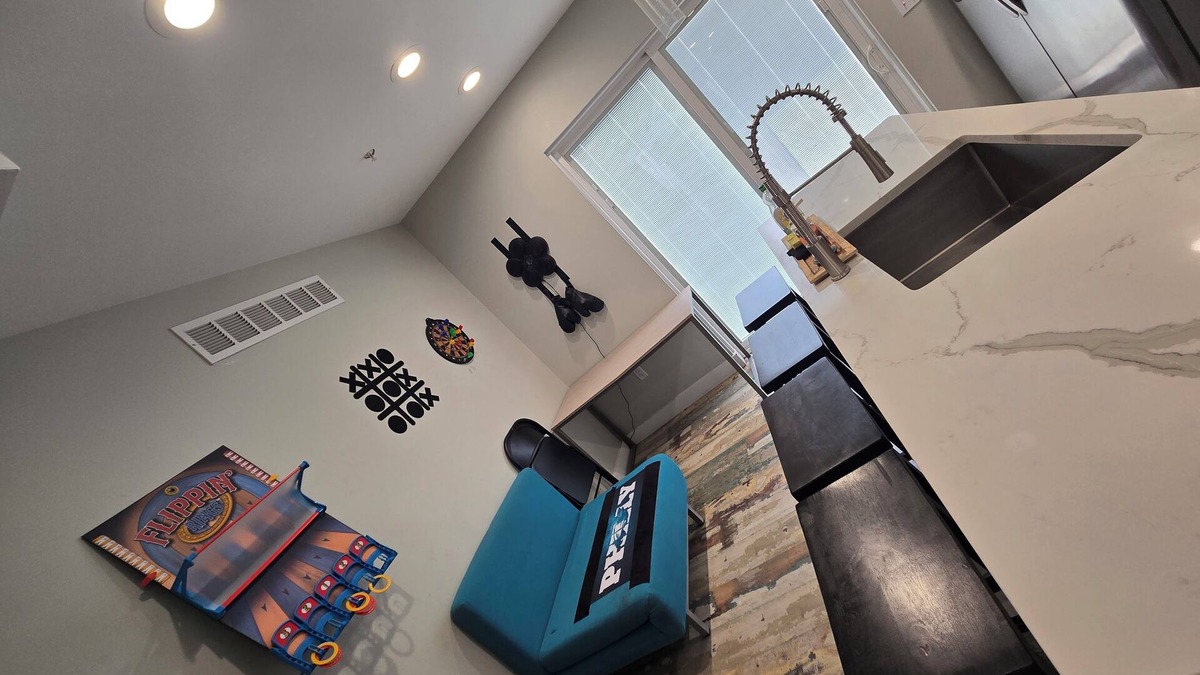 South Philadelphia House | Federal Hideaway Spacious 4-bedroom house in charming Philadelphia with WiFi, AC