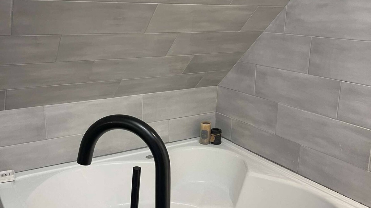 Federal Hill Apartment | FEDERAL HILL MODERN APARTMENT w/JACUZZI TUB