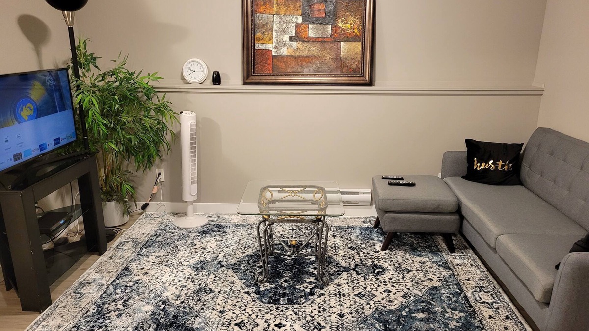 Saskatoon House | Federal Palace (2 bedroom, 1 bath)