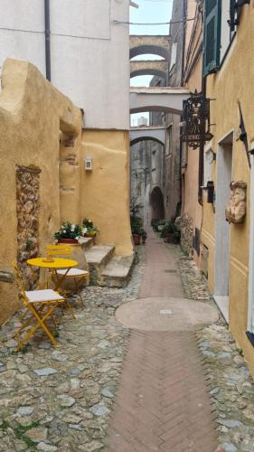 Borgio Verezzi House | Federico II - Rooms and Breakfast
