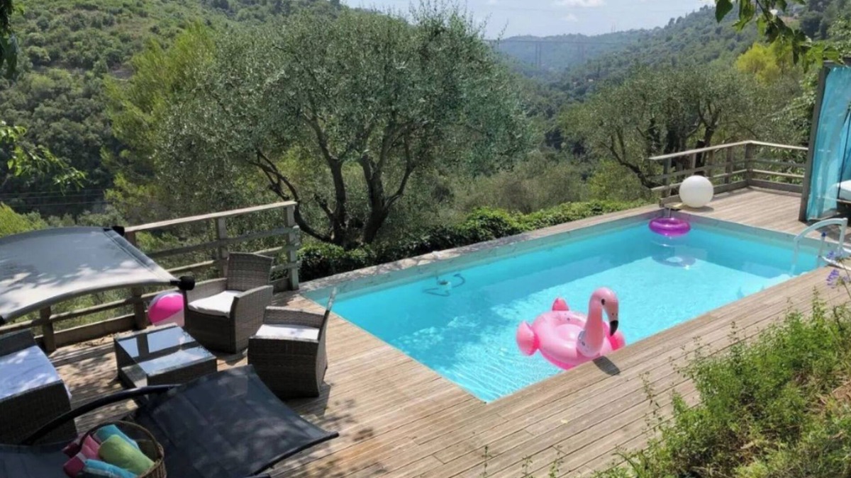 Saint-Roman Cottage | Feel free to call us
