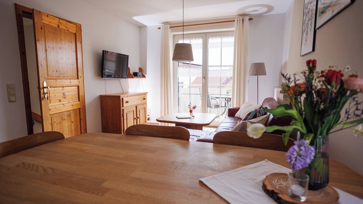 Gunzenhausen Apartment | Feel-good apartment with garden, animals and fun and games