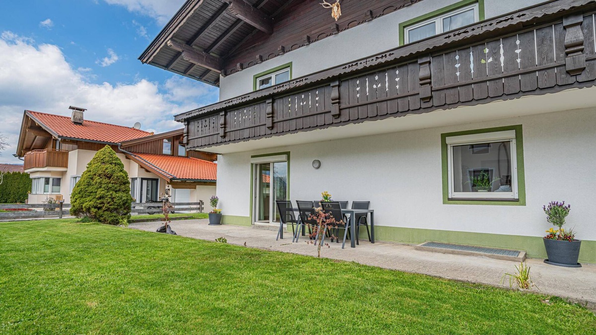 Ebbs Apartment | Feel-good time with mountain views in Ebbs