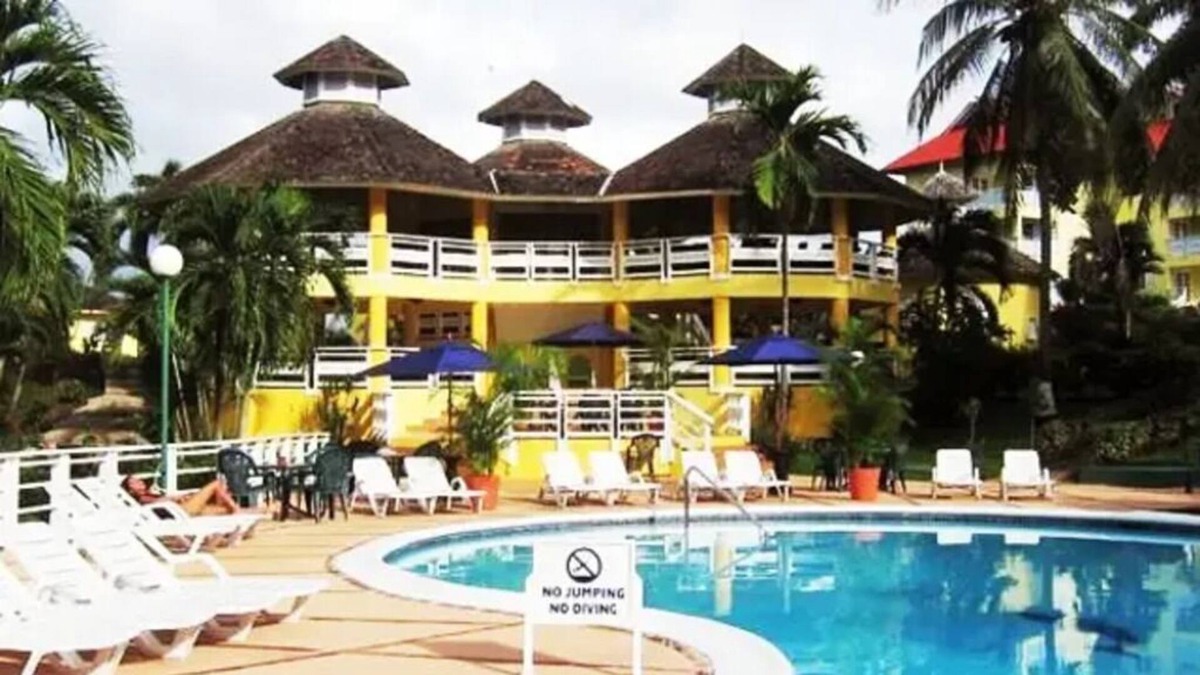 Ocho Rios Resort | Feel like royalty at an exquisite one bedroom apt #15 at Mystic Ridge Resort JA