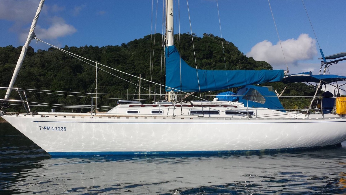 Colon Boat Rental | Feel the real nomad sailing life!