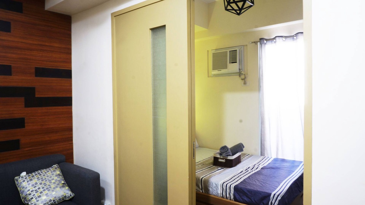 Pio del Pilar Apartment | Feel Warmth & Comfort 1BR unit in Makati