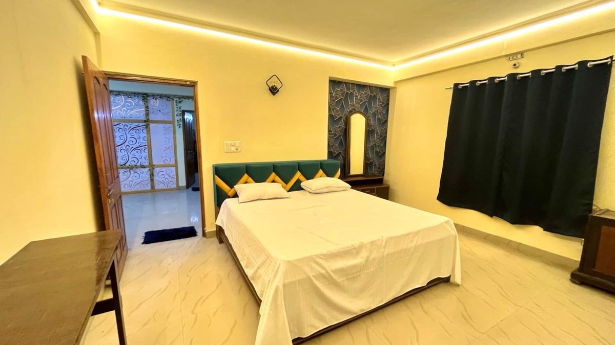 Varanasi Apartment | Feels like a homestay at Krishna Apartment in Varanasi. Your searches end here!