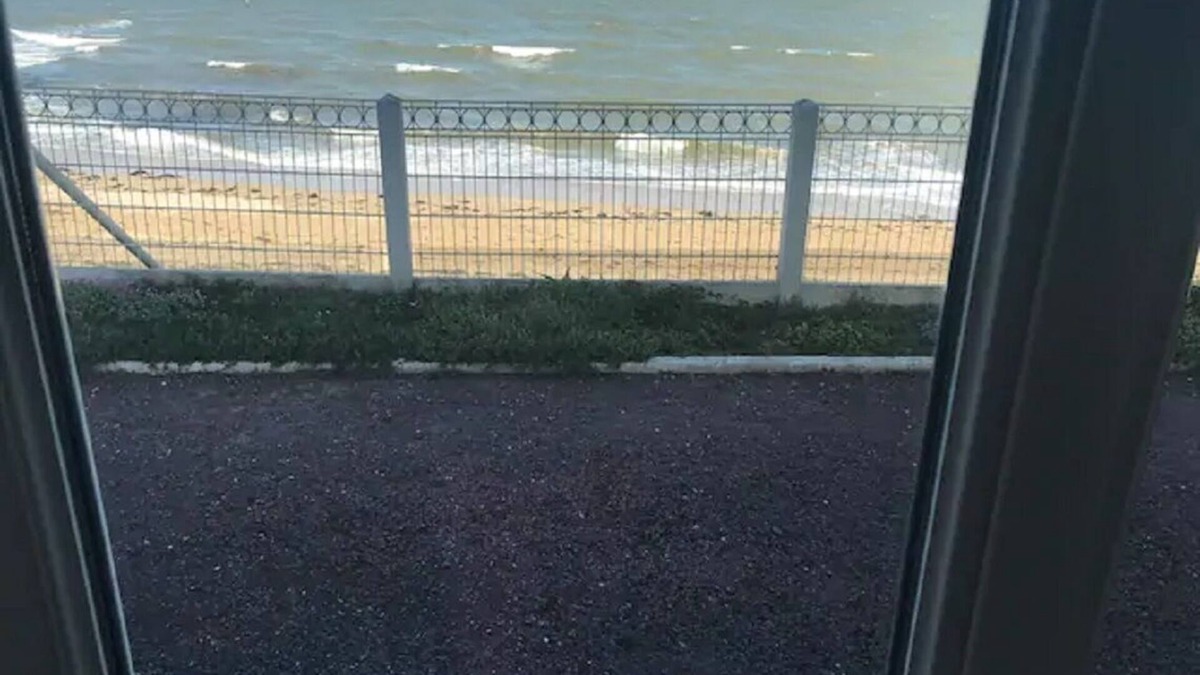 Langrune-sur-Mer Apartment | Feet in the water
