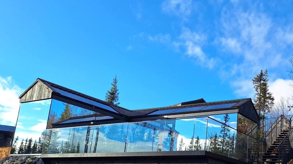 Nord-Aurdal Cabin | Fela Mirror Cabin - Scenic Glass Retreat at 1000 Meters in Valdres