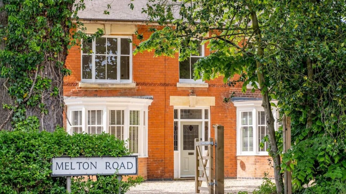 Leicester House | Felicity's House with Hot Tub!