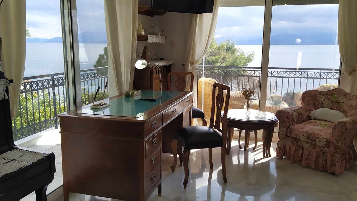 Nea Anchialos House | Felicity Seafront Luxury House