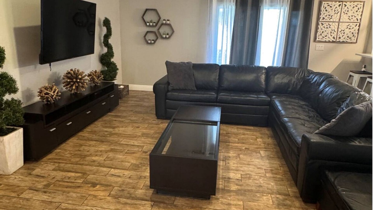 The Island House | Fenced 2-bedroom house in pleasant Jupiter near Roger Dean Stadium