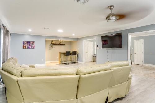Read Boulevard East House | Fenced Backyard Spacious New Orleans Home!