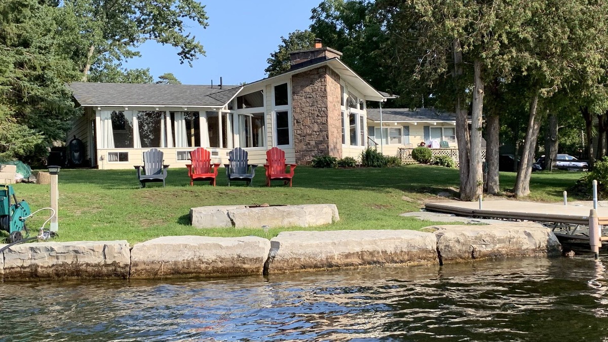 Fenelon Falls Cottage | Fenelon Falls Getaway Waterfront Cottage