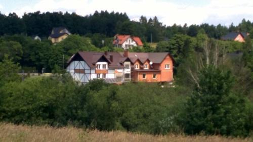 Grzybno House | Fenix Grzybno pokoje pracownicze, rodzinne, typu standard,dłuższe pobyty