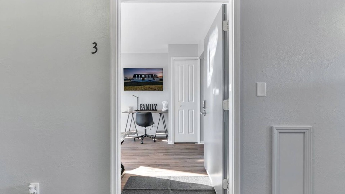 Lake Fenton Apartment | Fenton Flats- Italian Villa With On Site Hot Tub