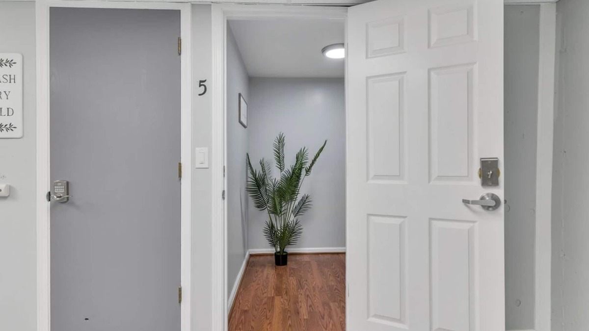 Lake Fenton Apartment | Fenton Flats- Suite 5 With On Site Hot Tub and Personal Garage