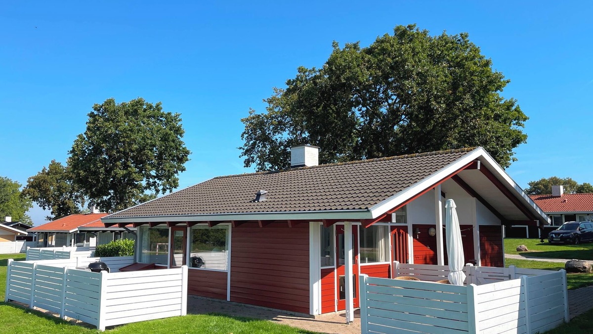 Aabenraa Cabin | Feriebolig nær natur og hav - Fælles pool, badestrand, mini golf