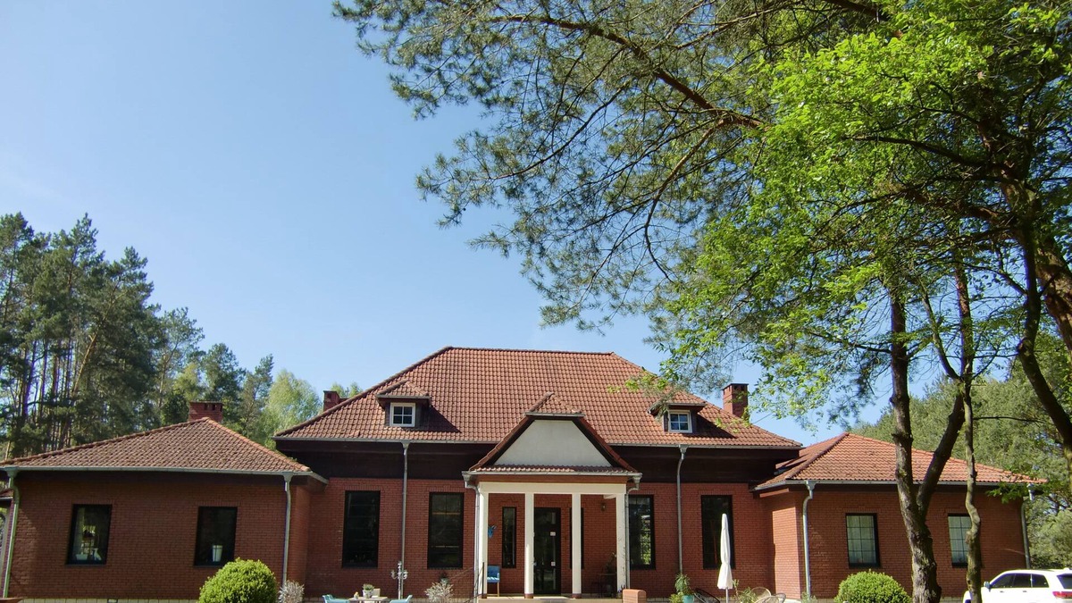 Police Apartment | Ferien-Apartment in Künstler-Villa am Stettiner Haff in wunderschöner Natur