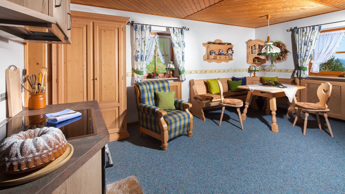 Ramsau bei Berchtesgaden Apartment | Ferienwohnung Nr. 3, 2-5 Personen, 48 qm, Dusche/WC, TV, 1 Schlafzimmer + 1 Wohn-Schlafzimmer, Nichtraucher