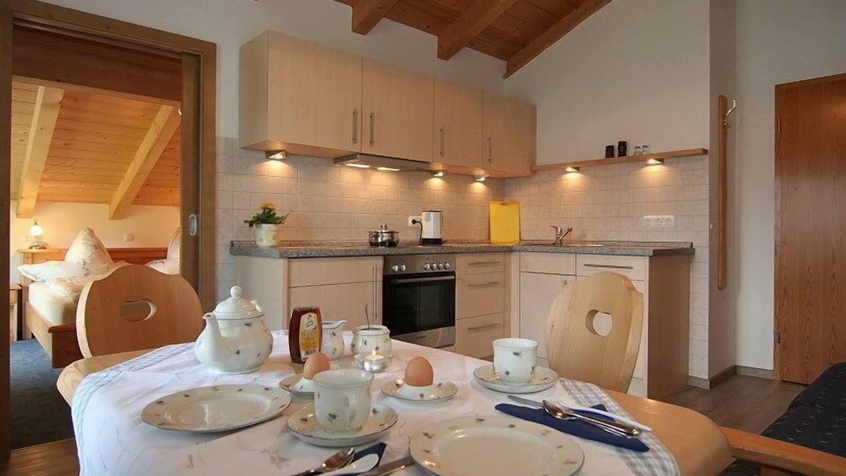 Ramsau bei Berchtesgaden Apartment | Ferienwohnung Hochkalter, 1-2 Personen, 26 qm, Dusche/WC, Balkon, TV, W-LAN, Geschirrspüler, 1 Schlafzimmer, Dachgeschoss