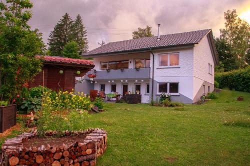 Bronnen Apartment | Ferienappartement Albschätzle