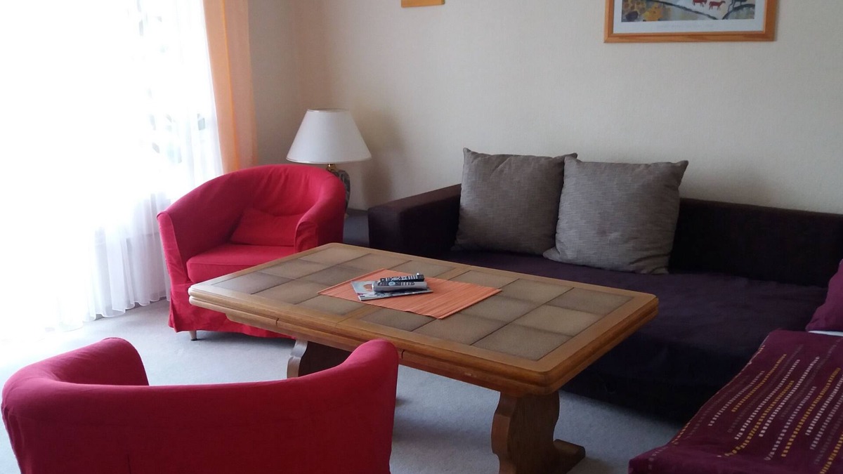 Zirndorf Apartment | Feriendomizil am Waldrand mit Balkon