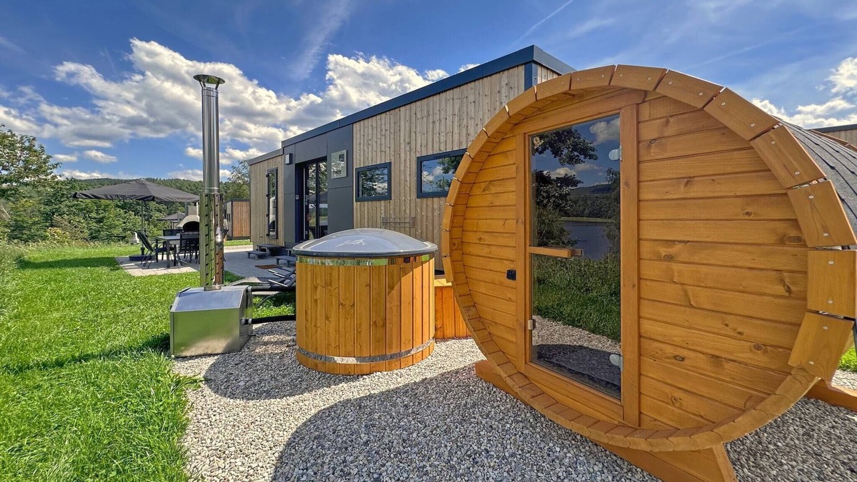 Neunburg vorm Wald House | Feriendorf Seeblick Chalet with sauna.