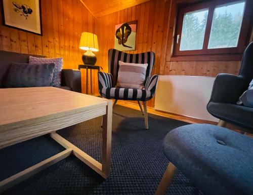 Postmuenster House | Ferienhäuser in Postmünster am See, mit eigenem Garten, mit Vierbeiner!