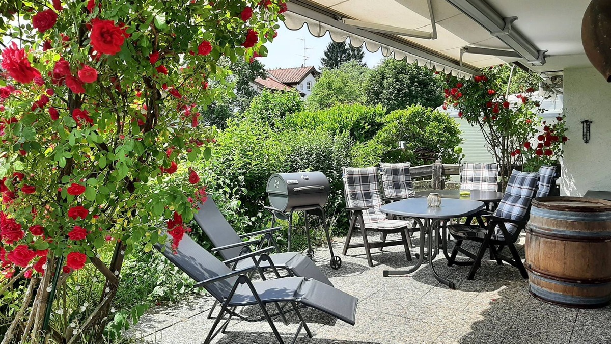 Breitbrunn a. Chiemsee House | Ferienhaus für 8 Personen, 190 qm, 4 Schlafräumen, 2 Bäder, Terrasse und Garten
