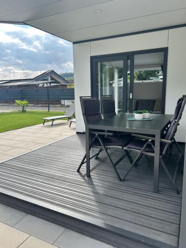 Guels House | Ferienhaus Auszeit am Gülser Moselbogen 20 in Koblenz