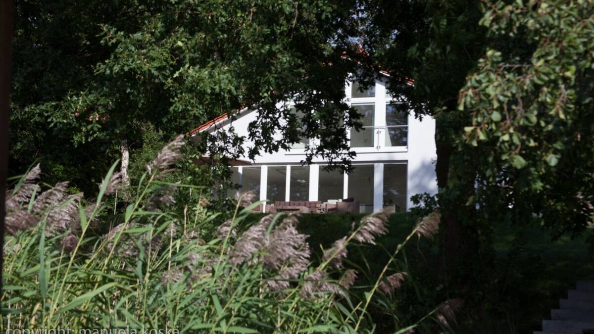 Godern House | Ferienhaus Direkt am See