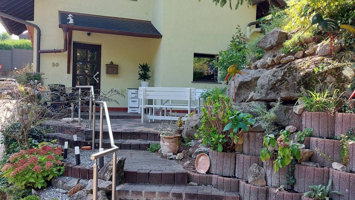 Weinheim House | Ferienhaus "gängelbach" Auszeit im Grünen bei Bachrauschen!