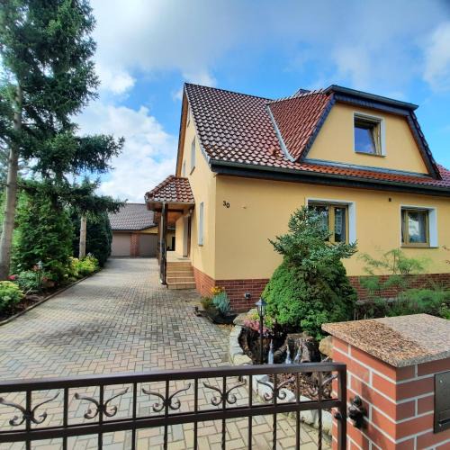 Cottbus House | Ferienhaus Kleeblatt