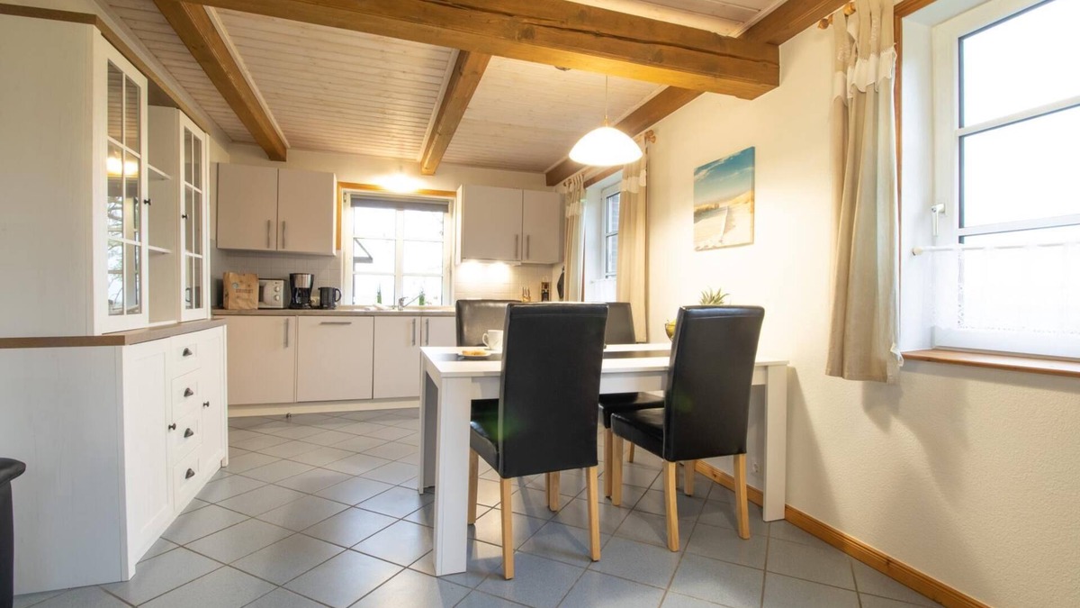 Fahretoft House | Ferienhaus Möwe, Doppelhaushälfte für bis zu 4 Personen mit Garten und Sauna, Hunde Erlaubt!
