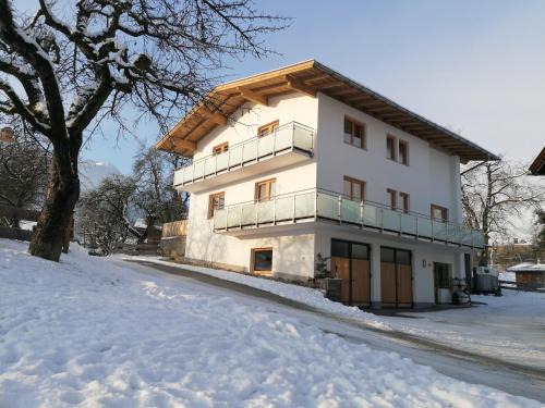Kapfing Apartment | Ferienhaus Stoanerhof