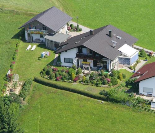 Kammersdorf Apartment | Ferienhaus und Ferienwohnungen Holzapfel Geiersthal