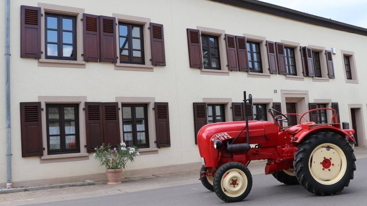 Perl Apartment | Ferienhaus zum roten Traktor - vacation home, shower, WC, 3 bedrooms
