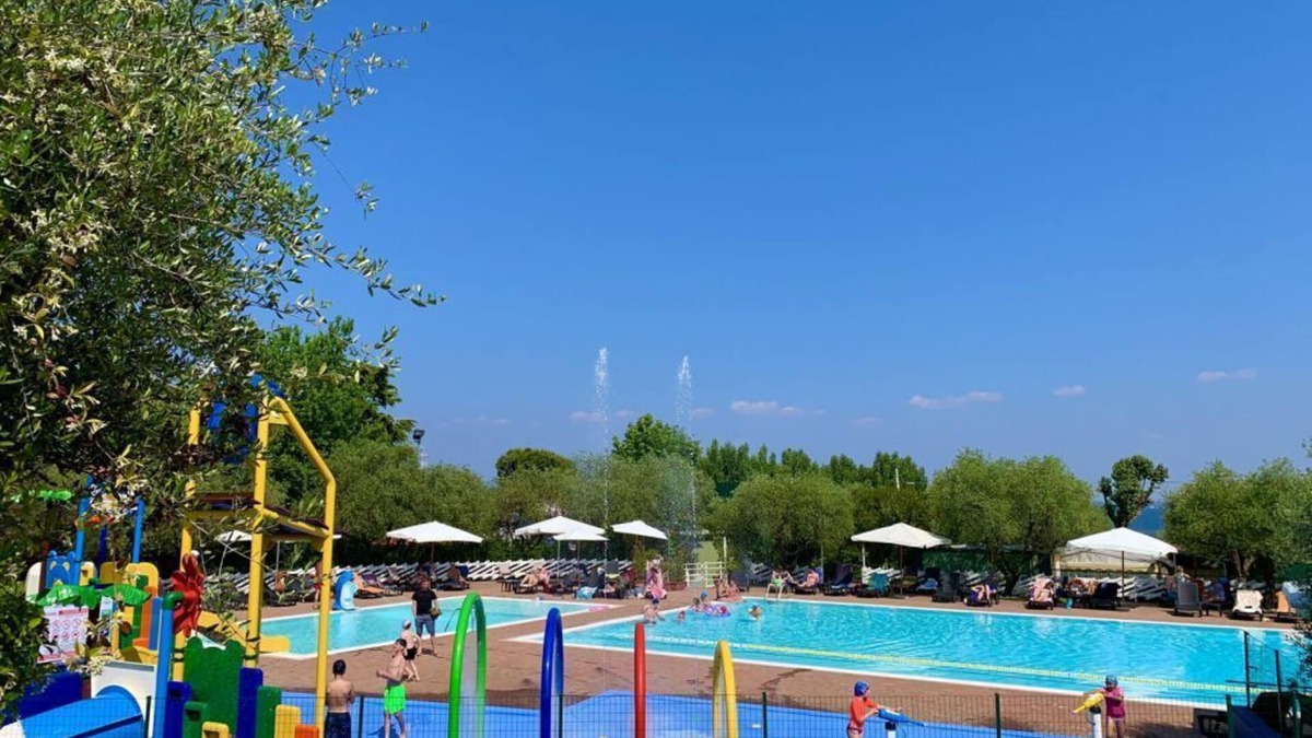 Padenghe sul Garda House | Ferienpark Della Colombaia Mobilehome Piazzetta Fam für 6 Personen