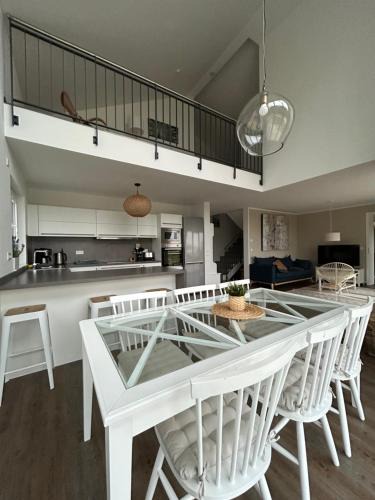Lobnitz House | Ferienresort - idyllisches Ferienhaus mit Privatstrand und Sauna in der Nähe von Leipzig #HausEni